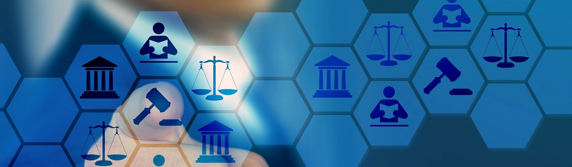 Das Bild zeigt blaue Kacheln mit verschiedenen Piktogrammen aus dem Bereich der Justiz.